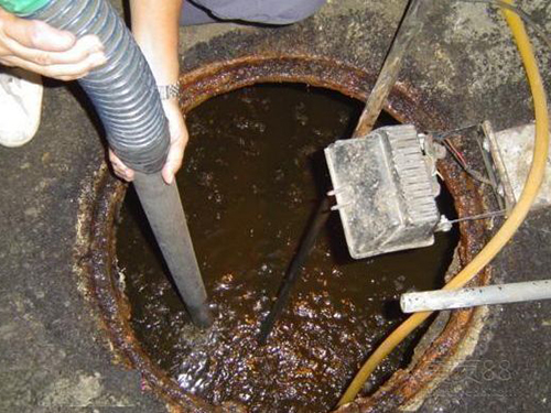 毛感乡隔油池清理